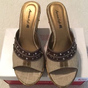 American Eagle size 6 1/2 Natural shoes
